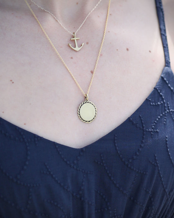 Oval Rope Border Pendant